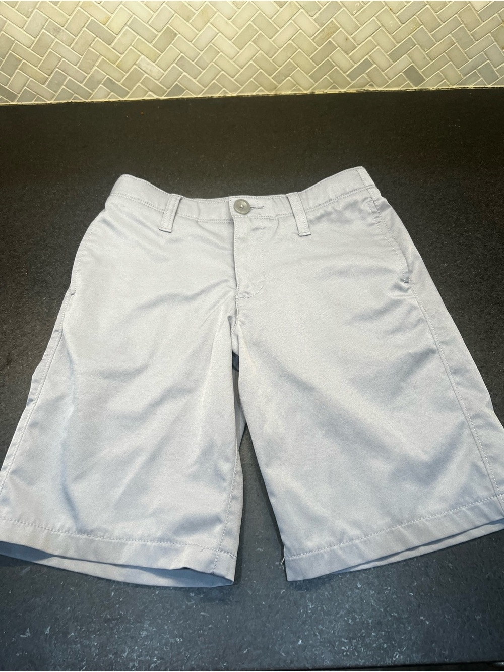 Under Armour Light Gray Flat-Front Boy’s size 8 Shorts